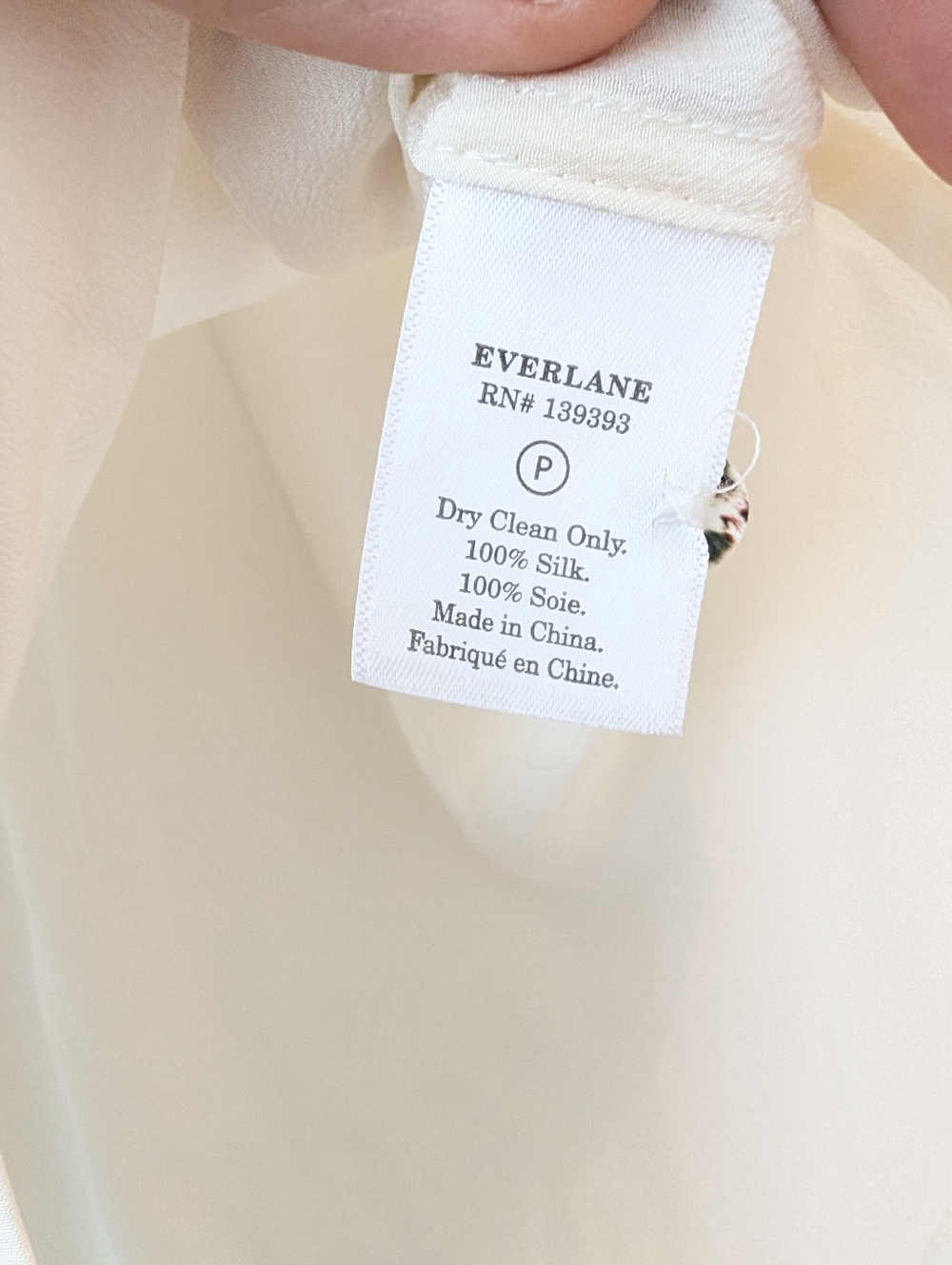 Everlane 100% Silk Ivory Button Down Blouse Size 4 - Picture 4 of 5